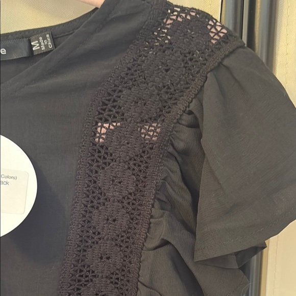 Doe & Rae Black Ruffled Cut Out Blouse - Picture 5 of 7